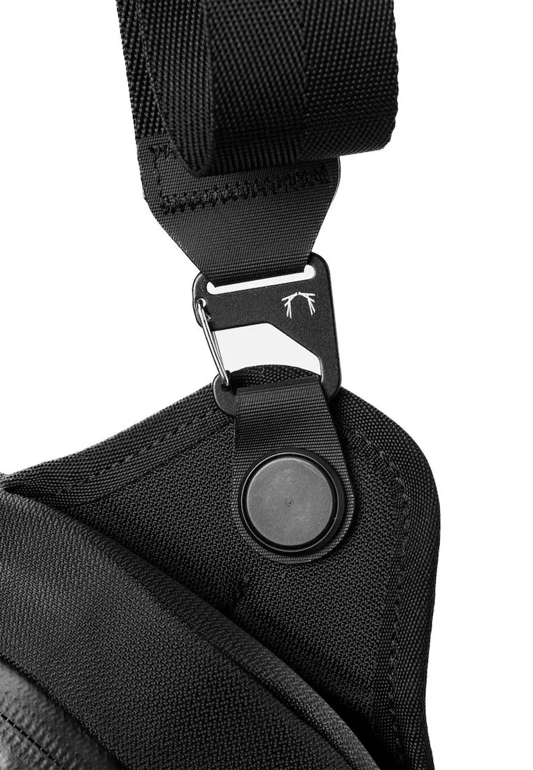 Black Ember Grip Sling Jet Black