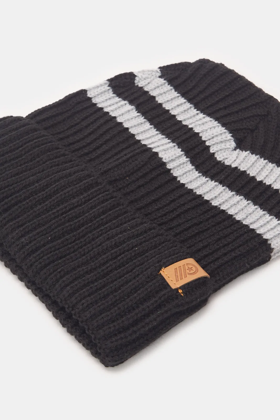Men White And Black Knitted Cap Set (Pack of 2)