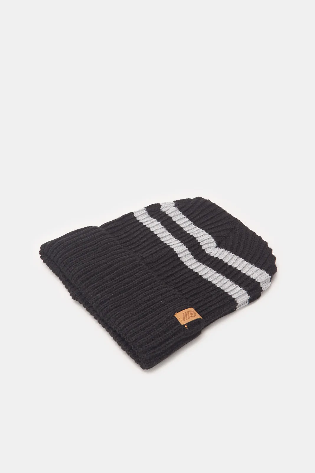 Men White And Black Knitted Cap Set (Pack of 2)