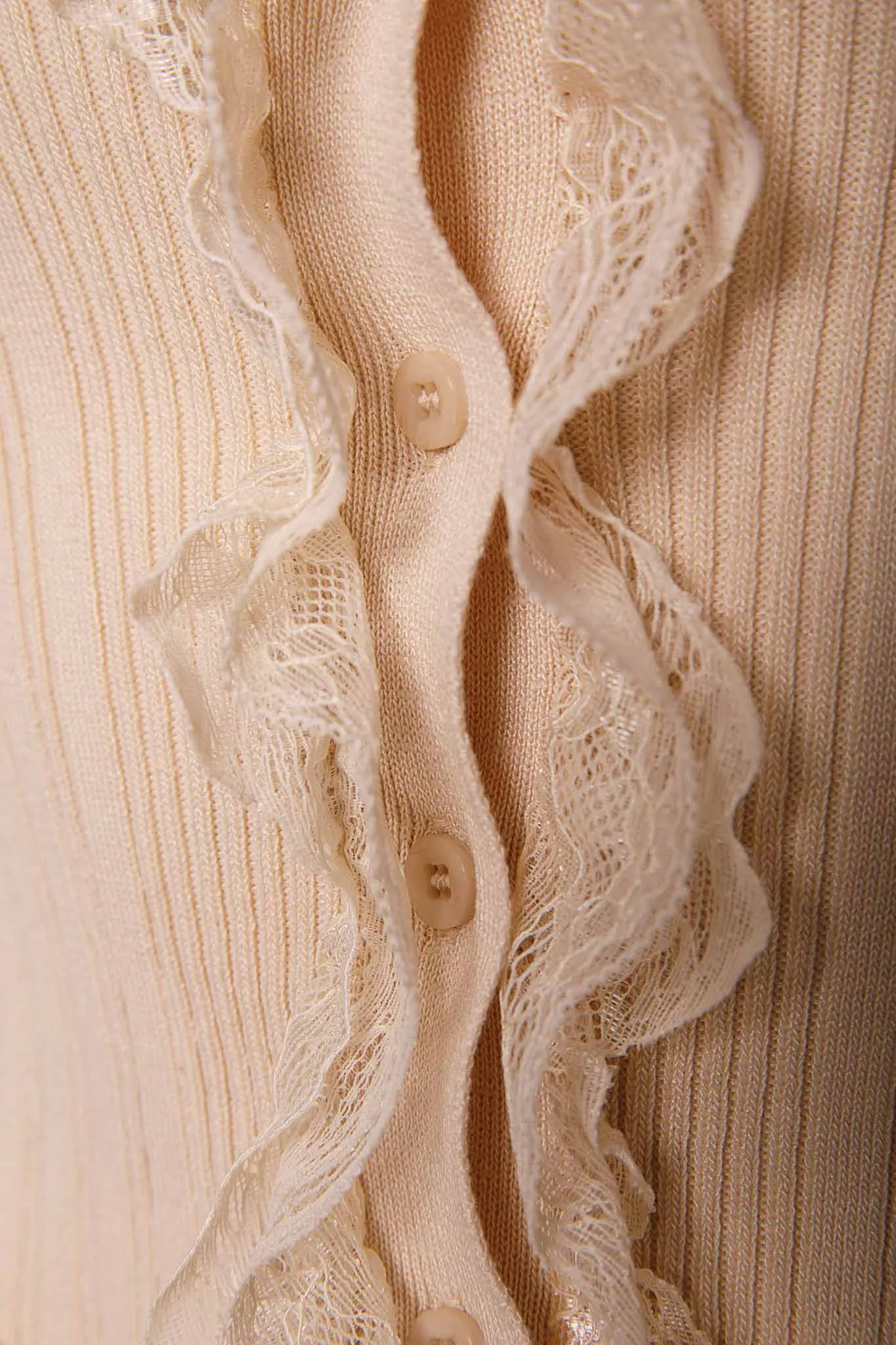 TOP WITH LACE